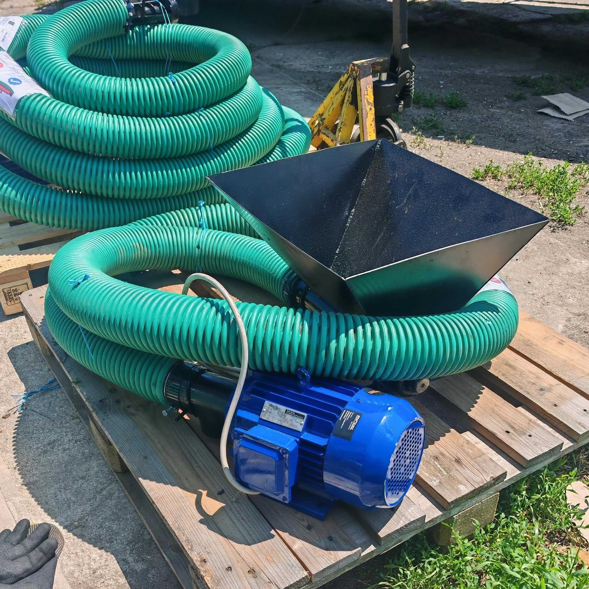 Flexibler Schneckenförderer 380 V mit Trichter